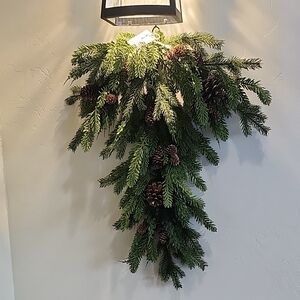 Elegant Green Holiday Swag with Pinecones